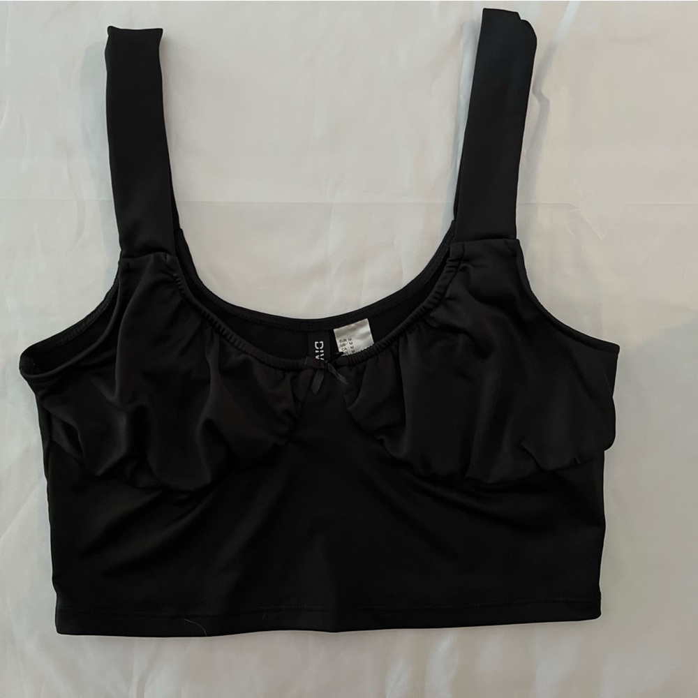 ❣️2/$25❣️ DIVIDED cute! women’s black cropped tank top | MEDIUM
